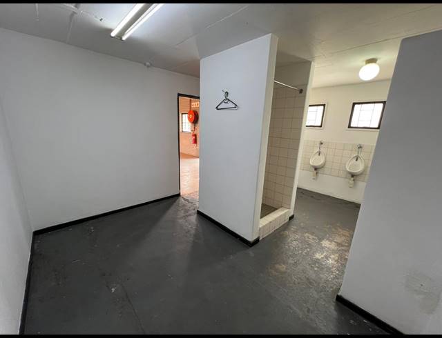282M² WAREHOUSE TO LET IN STRIJDOMPARK